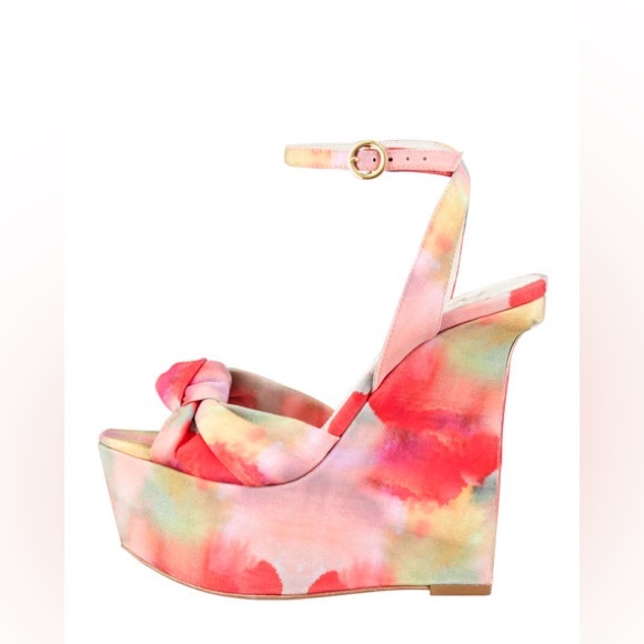 Alice + Olivia by Stacey  bendet Ilisa Watercolor-Print Wedge Sandal - Picture 3 of 8